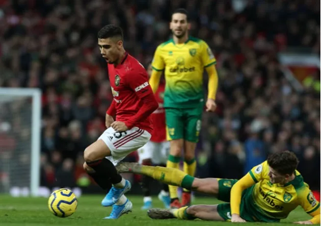 Solskjær wasn't happy with Pereira at half-time - Bóng Đá