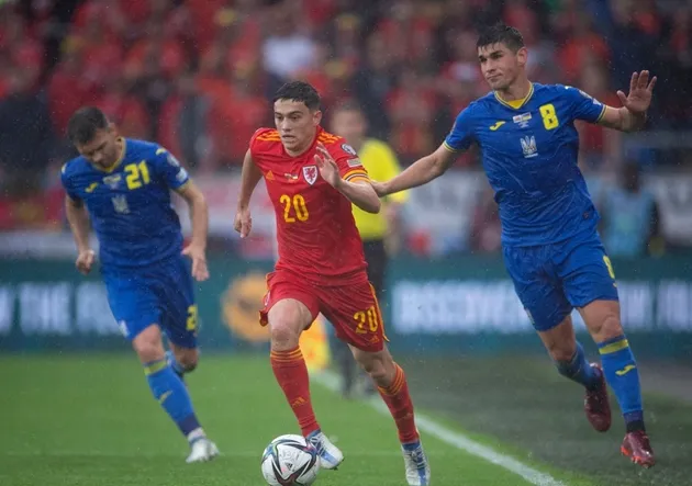 ‘It’s down to him’: Daniel James reveals emotional story behind Wales journey - Bóng Đá