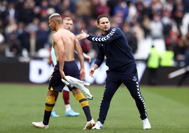 Frank Lampard bắt đầu hoảng loạn - Bóng Đá