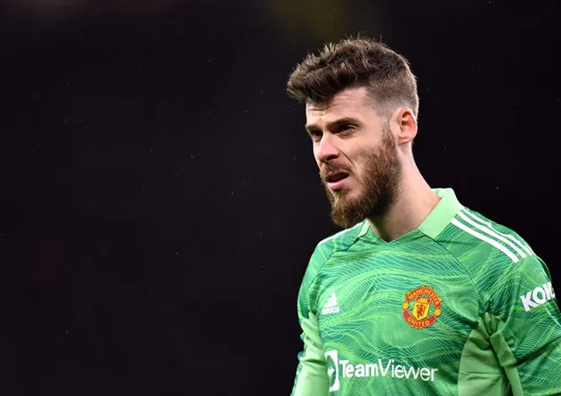 Man Utd star David de Gea will be in 'big trouble' as he fumes at Casemiro's red card - Bóng Đá