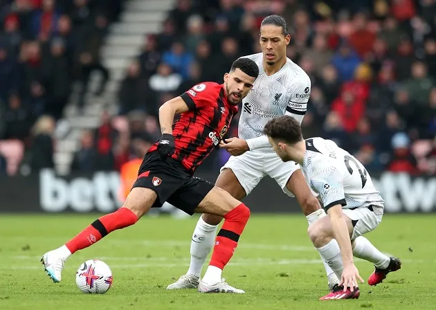 Van Dijk kéo áo và sự bất lực tột cùng của Liverpool - Bóng Đá