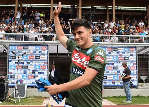 Sao trẻ 19 tuổi chính thức có màn ra mắt Napoli - Bóng Đá