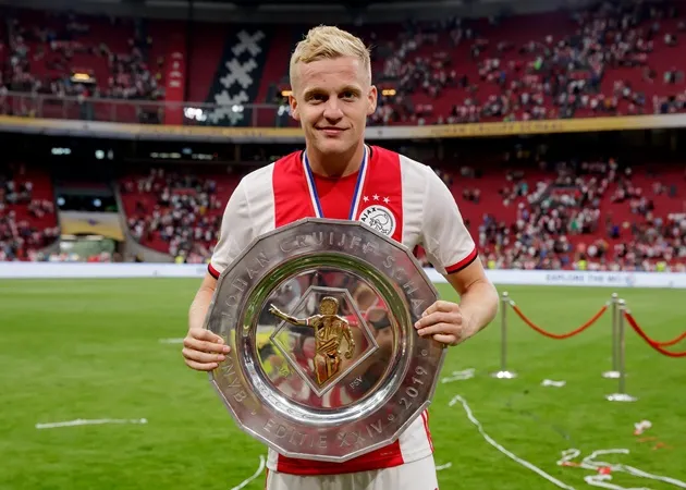 Ronald de Boer rates Ole Gunnar Solskjaer’s push to sign Donny van de Beek for Manchester United - Bóng Đá