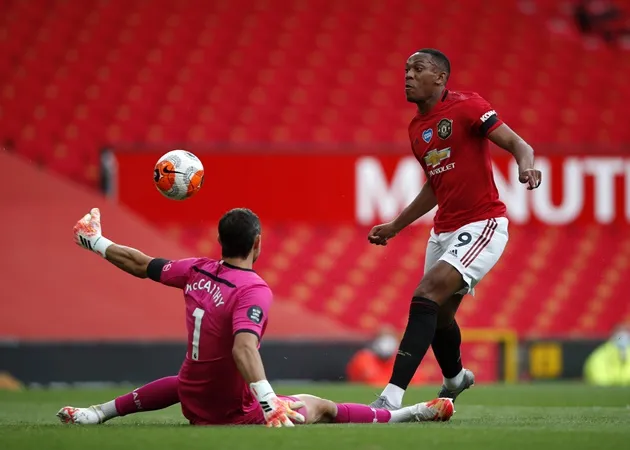 Từ Miralem Pjanic tới Martial: Đội hình 'bá đạo' thành danh tại Lyon - Bóng Đá