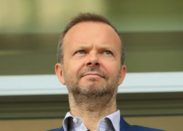 Whelan savages ‘another snake’ at Man United as chief may follow Woodward out - Bóng Đá