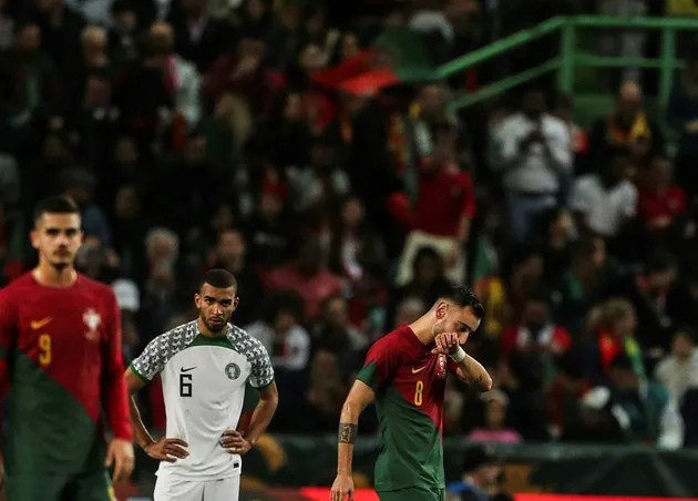 Fernandes bùng cháy với cú đúp, Bồ Đào Nha thắng đậm dù không có Ronaldo - Bóng Đá