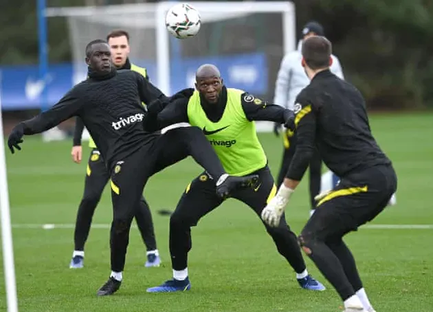 Cú hích xuất hiện, thái độ của Lukaku trên sân tập Chelsea - Bóng Đá