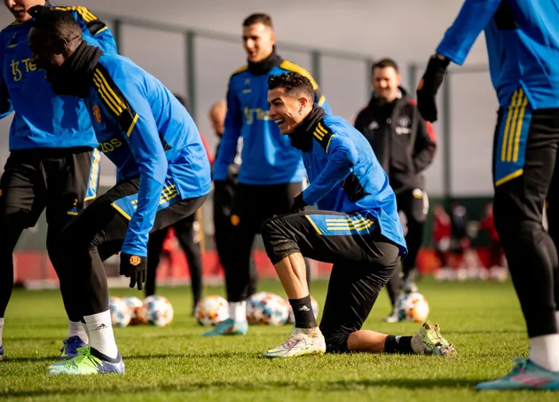 Xuất hiện nhân tố mới, lộ thái độ dàn sao Man Utd trên sân tập - Bóng Đá