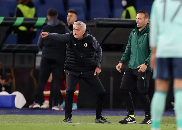 Man Utd đã đánh rơi một đá tảng thực sự vào tay Mourinho - Bóng Đá