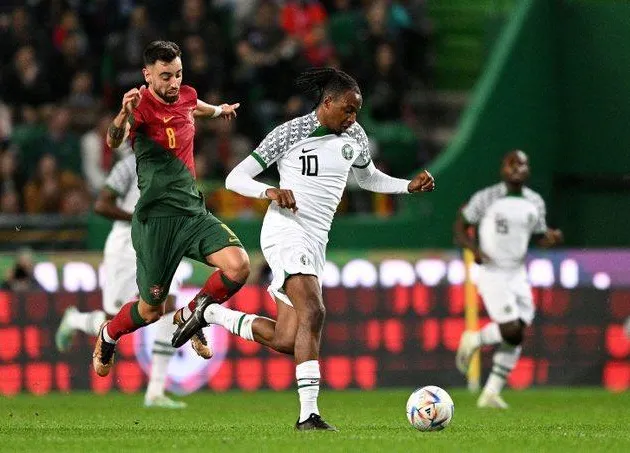 Fernandes bùng cháy với cú đúp, Bồ Đào Nha thắng đậm dù không có Ronaldo - Bóng Đá