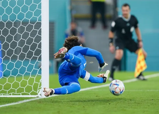 Mỗi khi tới World Cup, Ochoa lại bắt 