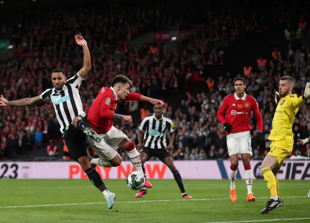 Hình ảnh điên rồ trong trận Man Utd 2-0 Newcastle United - Bóng Đá