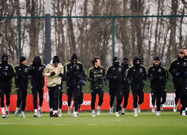 Cơn ác mộng số 9 trở lại, sân tập Man Utd yên ắng lạ thường - Bóng Đá