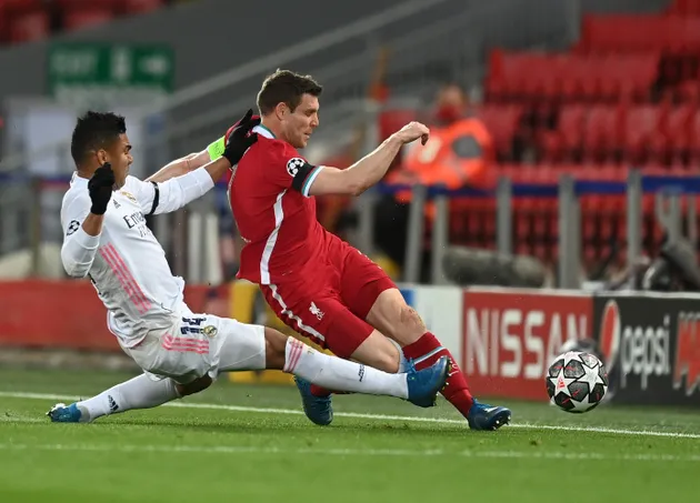 Footage of Casemiro getting revenge on James Milner has resurfaced after Manchester United links - Bóng Đá