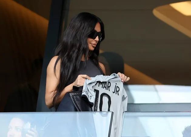 The Kim Kardashian curse is real! TV star watches Lionel Messi & PSG lose just days after attending Arsenal’s European exit - Bóng Đá