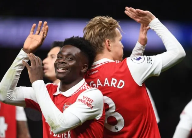 Martin Odegaard explains new basketball goal celebration with Arsenal teammate Bukayo Saka - Bóng Đá