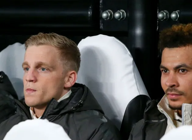 Everton boss Frank Lampard reassures Donny van de Beek after benching Man Utd loanee against Newcastle - Bóng Đá