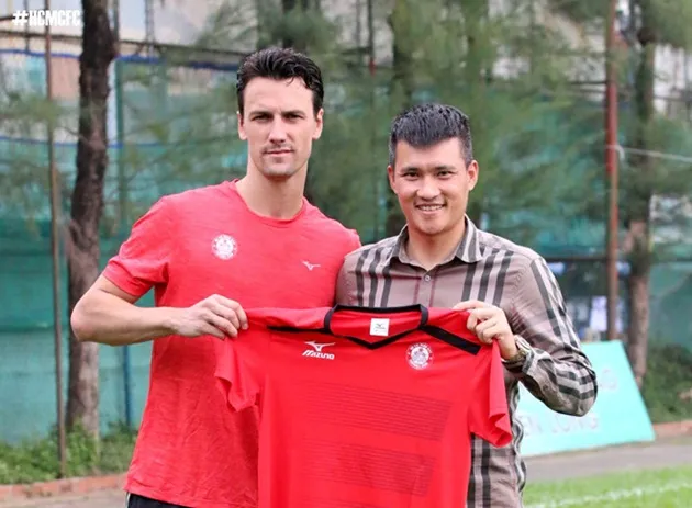 Công Vinh thanh lý hợp đồng với cựu tiền vệ Manchester United - Bóng Đá
