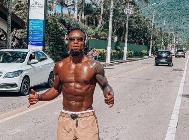 Ze Roberto body - Bóng Đá