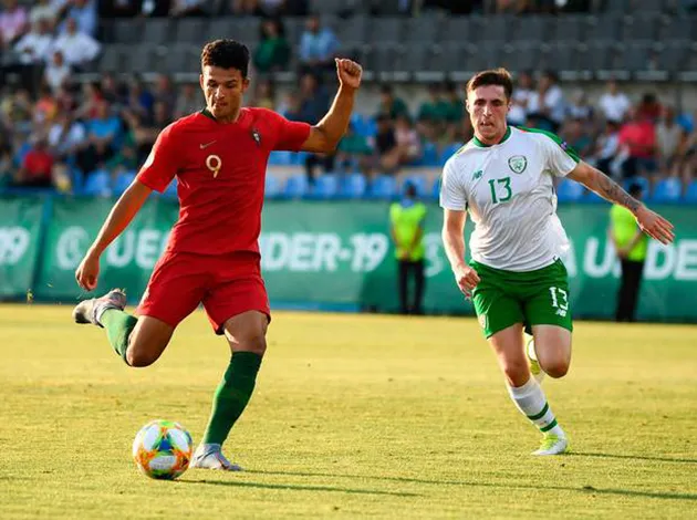 Đè bẹp CH Ireland, đàn em Cristiano Ronaldo kiêu hãnh vào chung kết - Bóng Đá