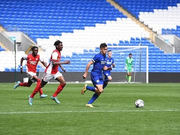 Manchester United are set to complete the signing of young talent 2006-born striker Gabriele Biancheri from Cardiff City - Bóng Đá