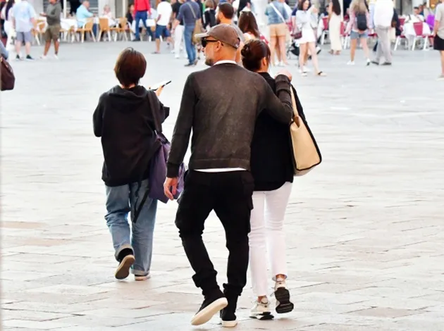 Pep Guardiola and wife Cristina take stroll and romantic boat trip - Bóng Đá