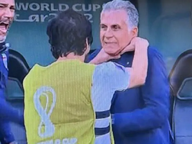 Sardar Azmoun bóp cổ HLV Carlos Queiroz  - Bóng Đá