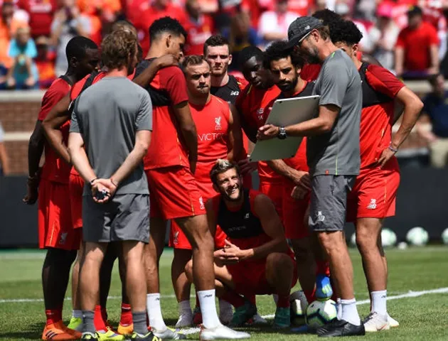 Tân binh Liverpool căng thẳng nghe giáo huấn của Klopp - Bóng Đá