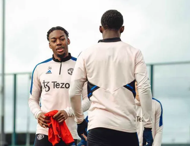 Hình ảnh khiến CĐV Man Utd phấn khích trên sân tập - Bóng Đá