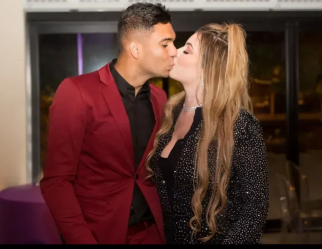 Meet new Man Utd star Casemiro’s stunning wife - Bóng Đá