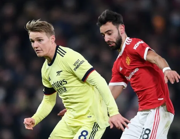 Man Utd’s Bruno Fernandes wouldn’t replace ‘perfect’ Martin Odegaard at Arsenal, claims ex-England striker Darren Bent - Bóng Đá