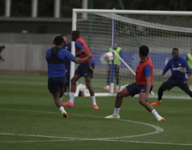 Chelsea tập - Bóng Đá