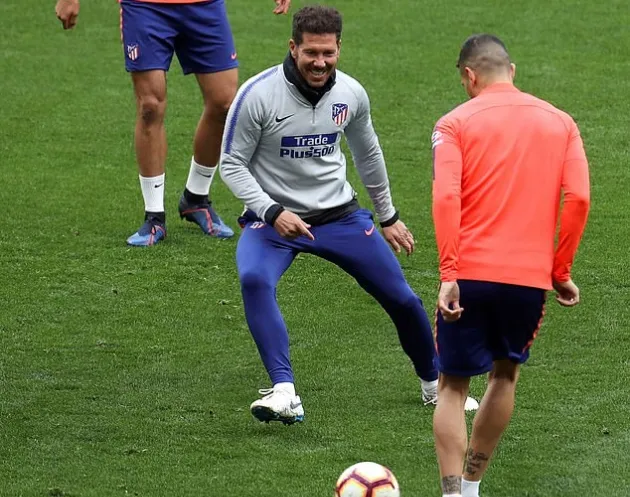 Ảnh Simeone tập luyện cùng Atletico - Bóng Đá