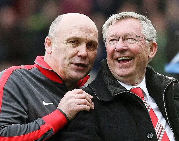 Đưa Mike Phelan dẹp loạn phòng thay đồ: Nước cờ siêu độc của Ralf Rangnick - Bóng Đá