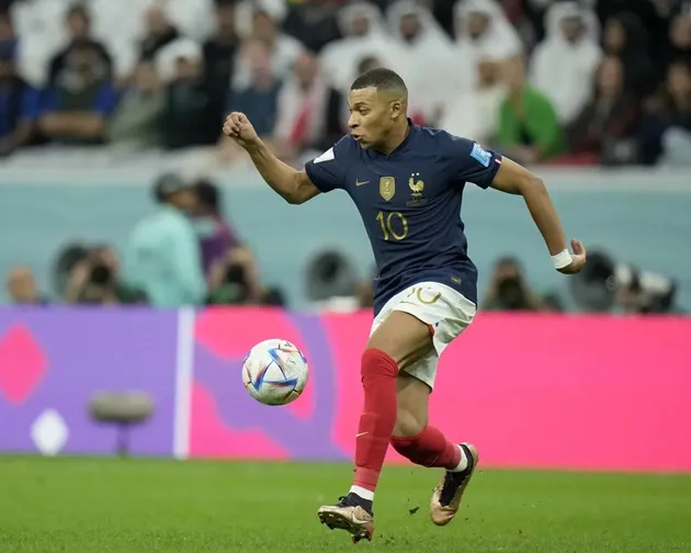 Mbappe nhận đòn đau từ 'cỗ máy đánh chặn' Morocco - Bóng Đá