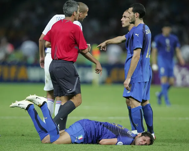 Marco Materazzi: Kẻ thù trong mắt người Pháp, siêu anh hùng của nước Ý - Bóng Đá