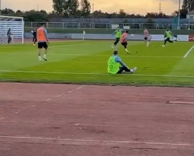 Darwin Nunez savagely trolled as ‘modern day Andy Carroll’ after shocking shot in Uruguay training goes viral - Bóng Đá