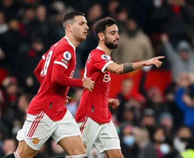 Diogo Dalot and Bruno Fernandes in danger of missing crucial Chelsea clash - Bóng Đá