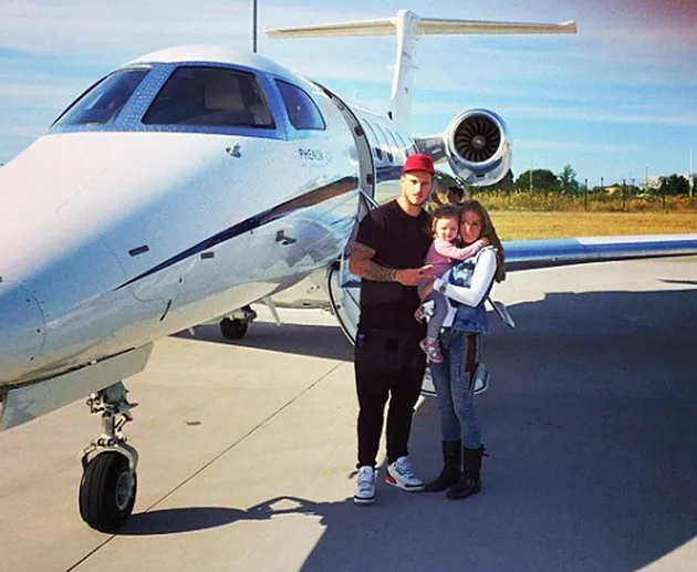 Sarah Arnautovic - Cô vợ bốc lửa của mục tiêu 50 triệu bảng từ Man United - Bóng Đá