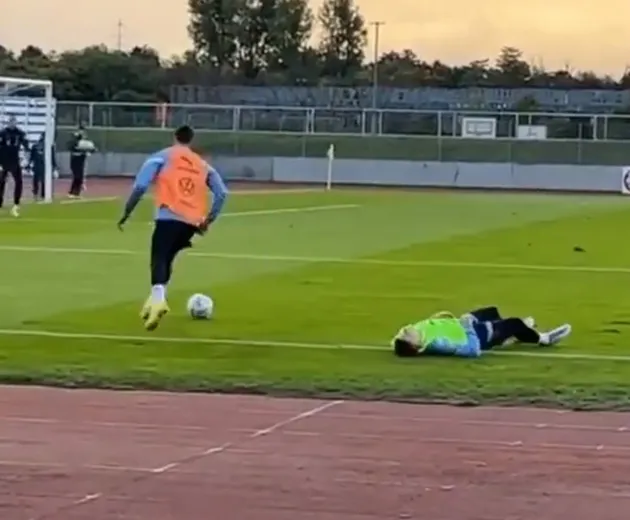 Darwin Nunez savagely trolled as ‘modern day Andy Carroll’ after shocking shot in Uruguay training goes viral - Bóng Đá