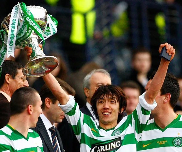 Shunsuke Nakamura given emotional send-off  - Bóng Đá