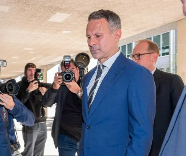 Ryan Giggs seen with new girlfriend for first time since domestic abuse trial collapse - Bóng Đá