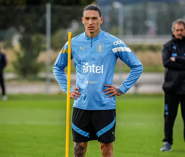 Darwin Nunez savagely trolled as ‘modern day Andy Carroll’ after shocking shot in Uruguay training goes viral - Bóng Đá