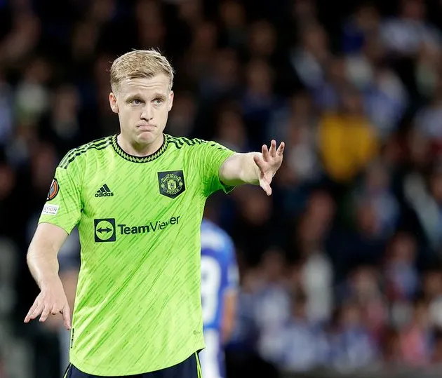 Erik ten Hag makes admission on Donny van de Beek's Manchester United future - Bóng Đá