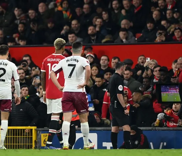 Alan Shearer slams VAR after controversial decision against Aston Villa vs Manchester United - Bóng Đá