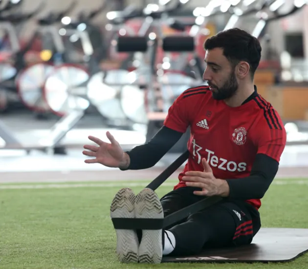 Ảnh cầu thủ Man Utd tập gym - Bóng Đá