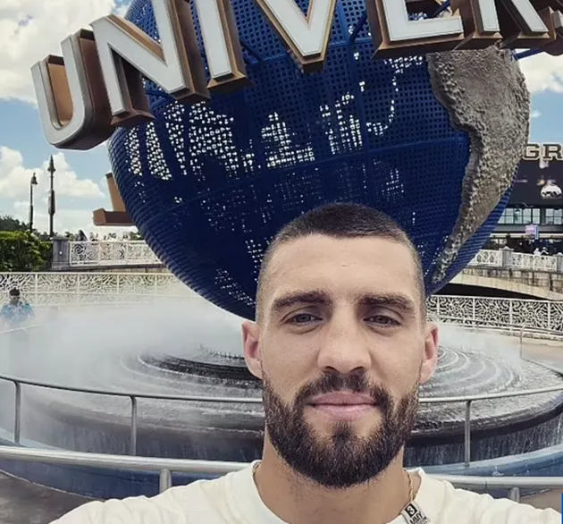 Chelsea stars take break during pre-season tour to head to Universal Studios - Bóng Đá