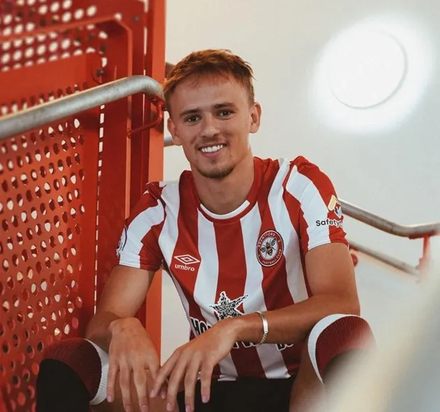 CHÍNH THỨC! Brentford chiêu mộ Mikkel Damsgaard - Bóng Đá