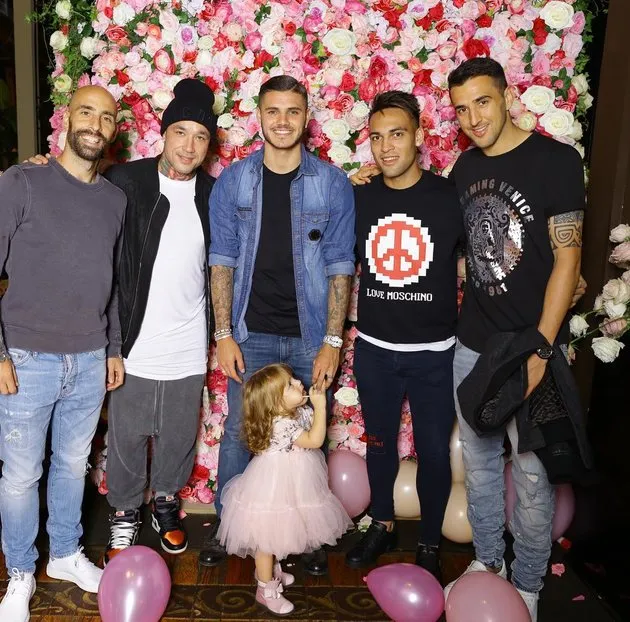 Dàn sao Inter hoá soái ca dự sinh nhật con gái của Icardi - Bóng Đá