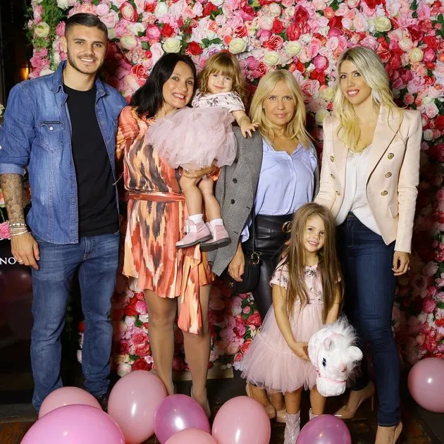 Dàn sao Inter hoá soái ca dự sinh nhật con gái của Icardi - Bóng Đá